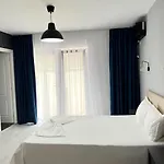 Casa Maxim בית הארחה 3*