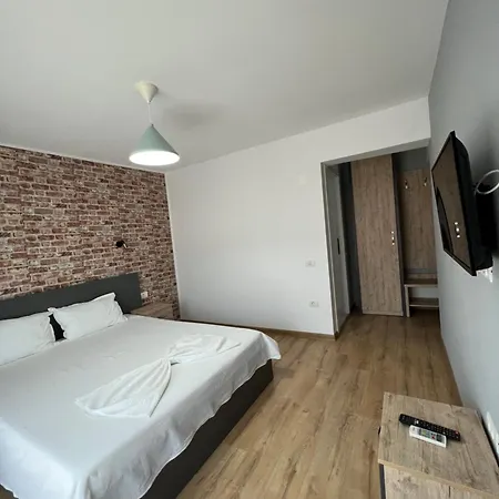 Πανσιόν Casa Maxim 3*