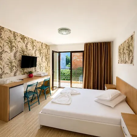 Casa Maxim Πανσιόν 3*